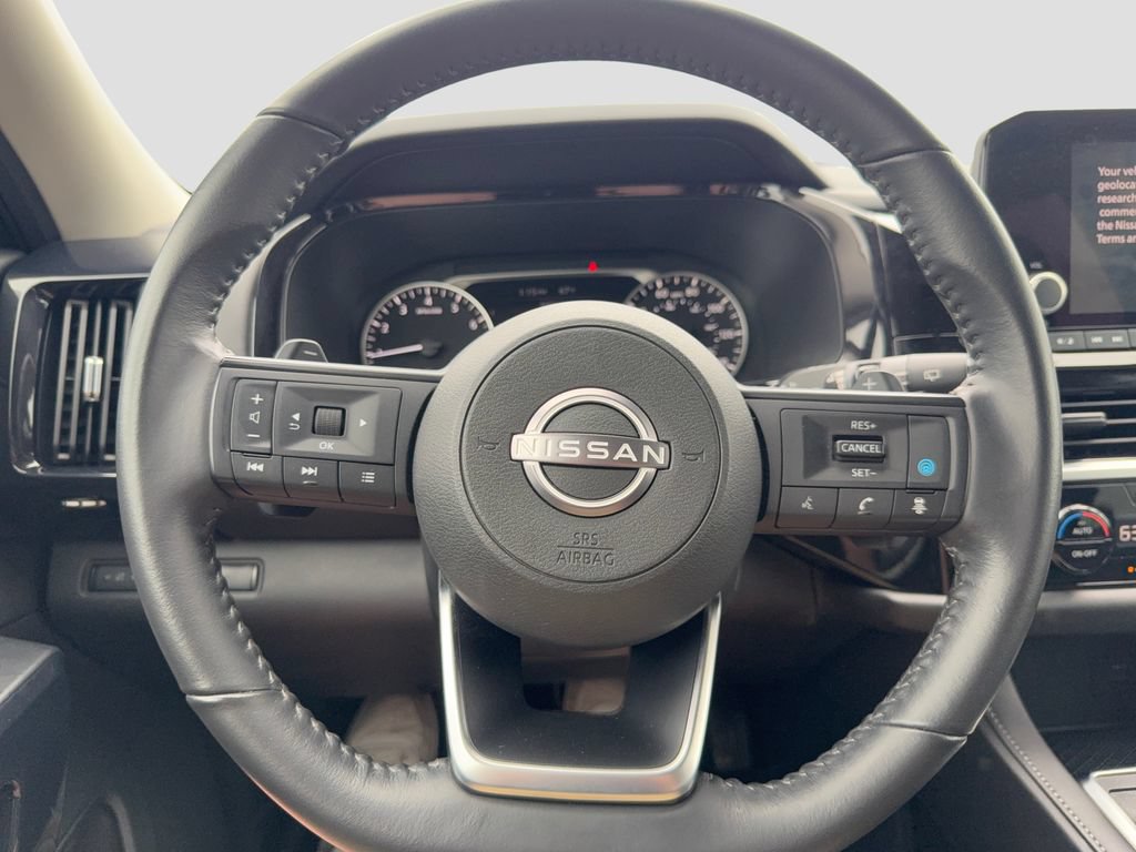 Used 2025 Nissan Pathfinder SV FWD image 13