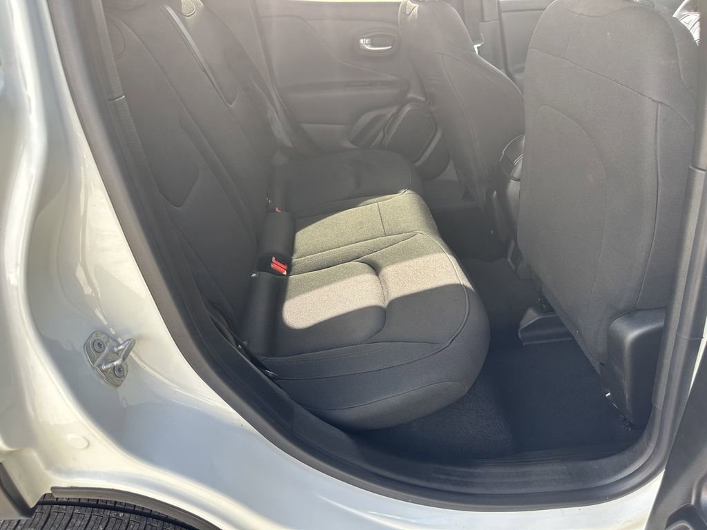 Used 2023 Jeep Renegade Latitude image 16