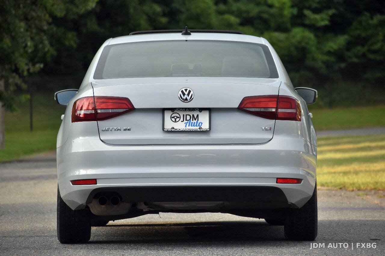Used 2017 Volkswagen Jetta SE FWD image 6