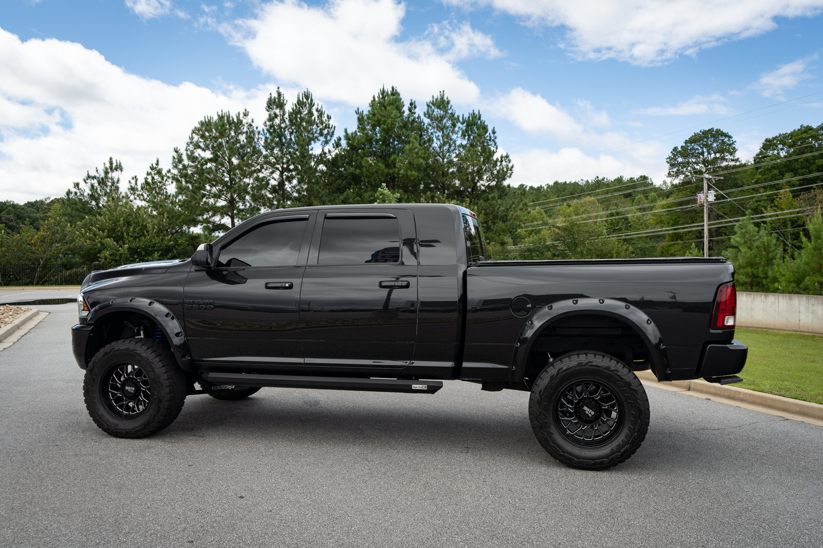 Used 2018 RAM 2500 Laramie w/ Sport Appearance Group AWD/4WD image 7
