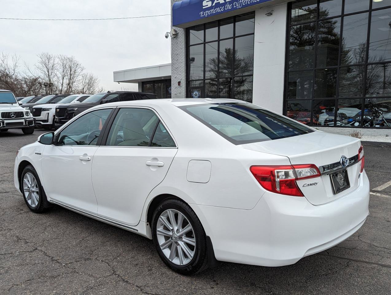 Used 2013 Toyota Camry XLE w/ Leather Pkg FWD image 10