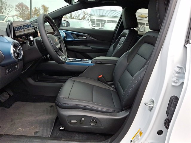 New 2026 Chevrolet Equinox EV LT image 9