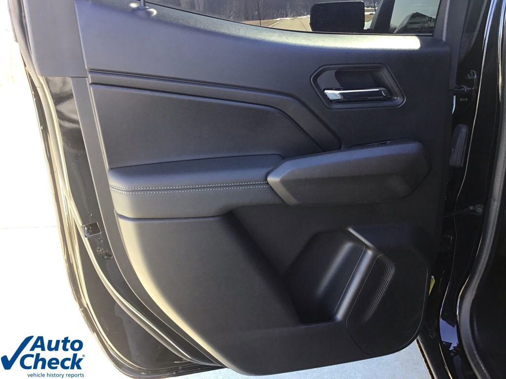 Used 2025 Chevrolet Colorado LT w/ Advanced Trailering Package image 11