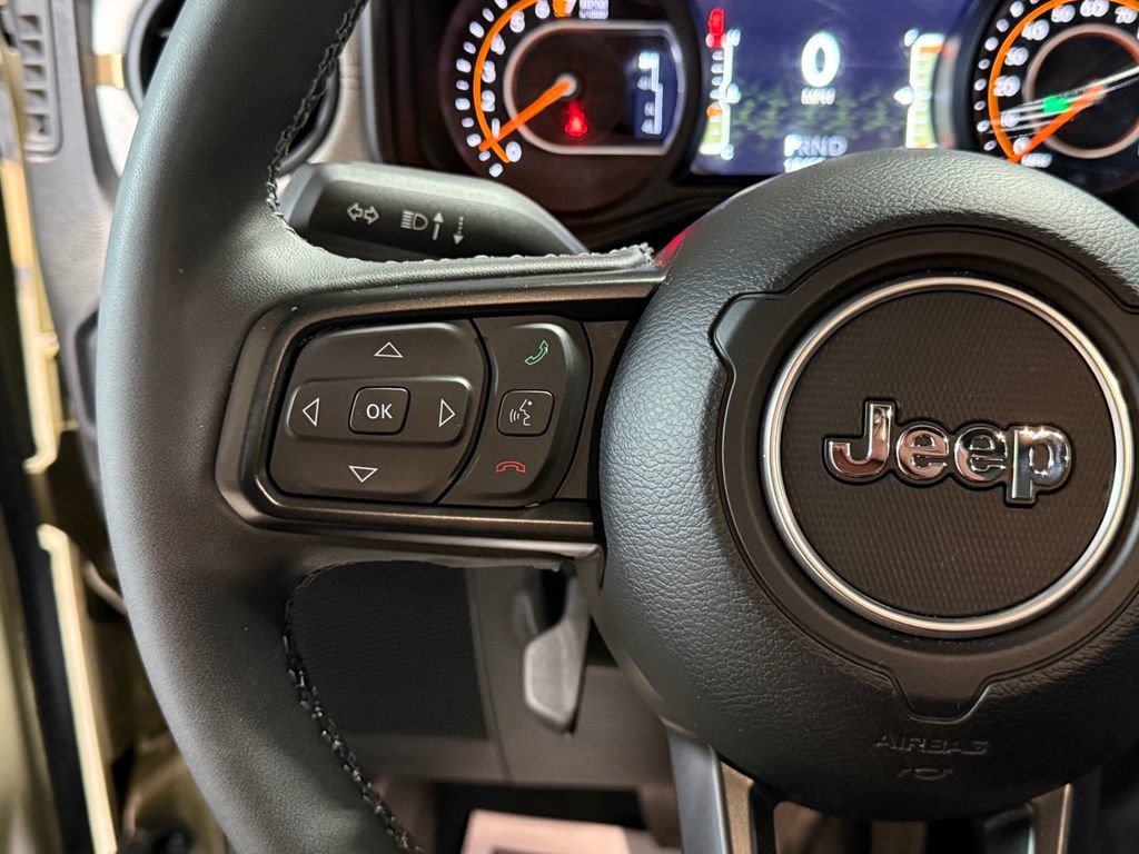 Certified 2025 Jeep Gladiator Sport AWD/4WD image 29