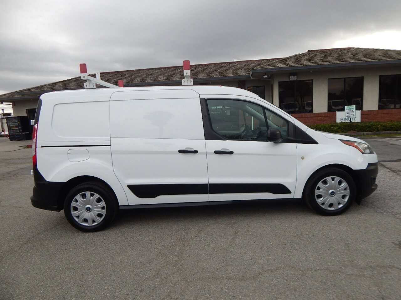Used 2020 Ford Transit Connect XL image 9