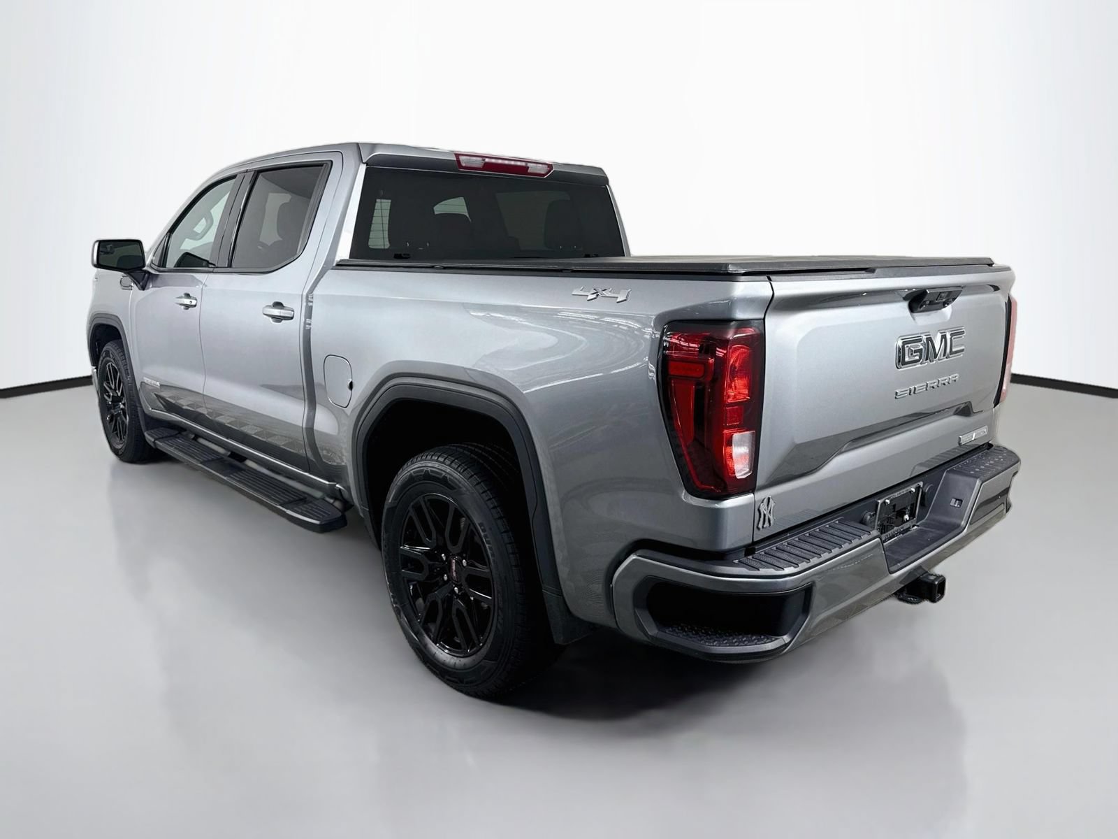 Used 2024 GMC Sierra 1500 Elevation w/ LPO, Elevation Black Package AWD/4WD image 3