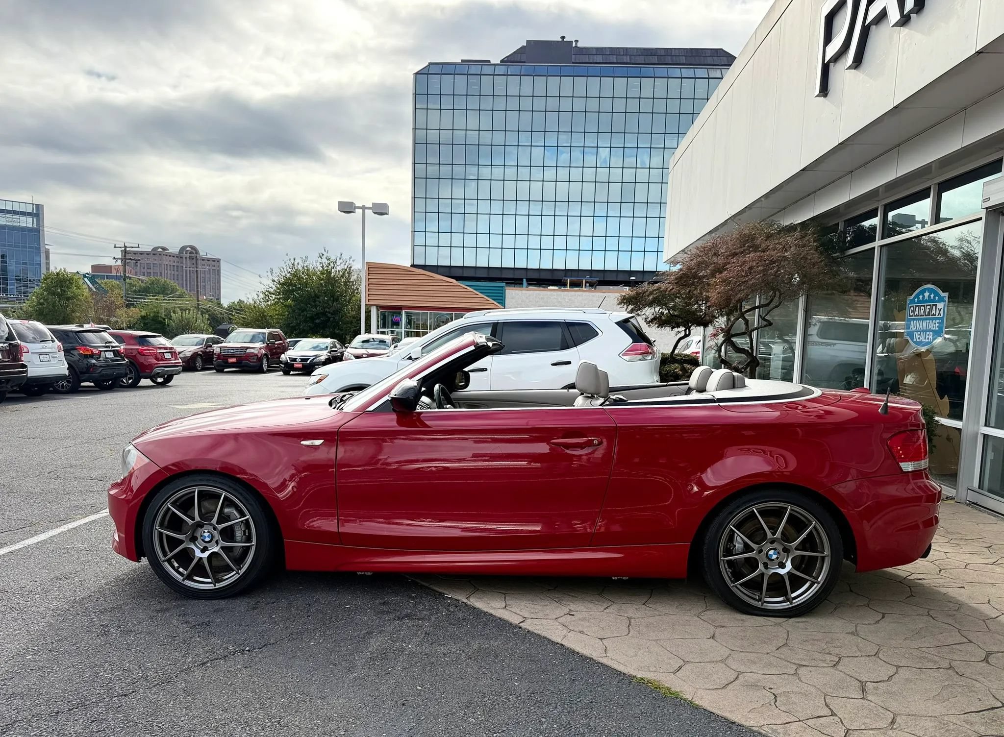 Used 2011 BMW 135i Convertible RWD image 10