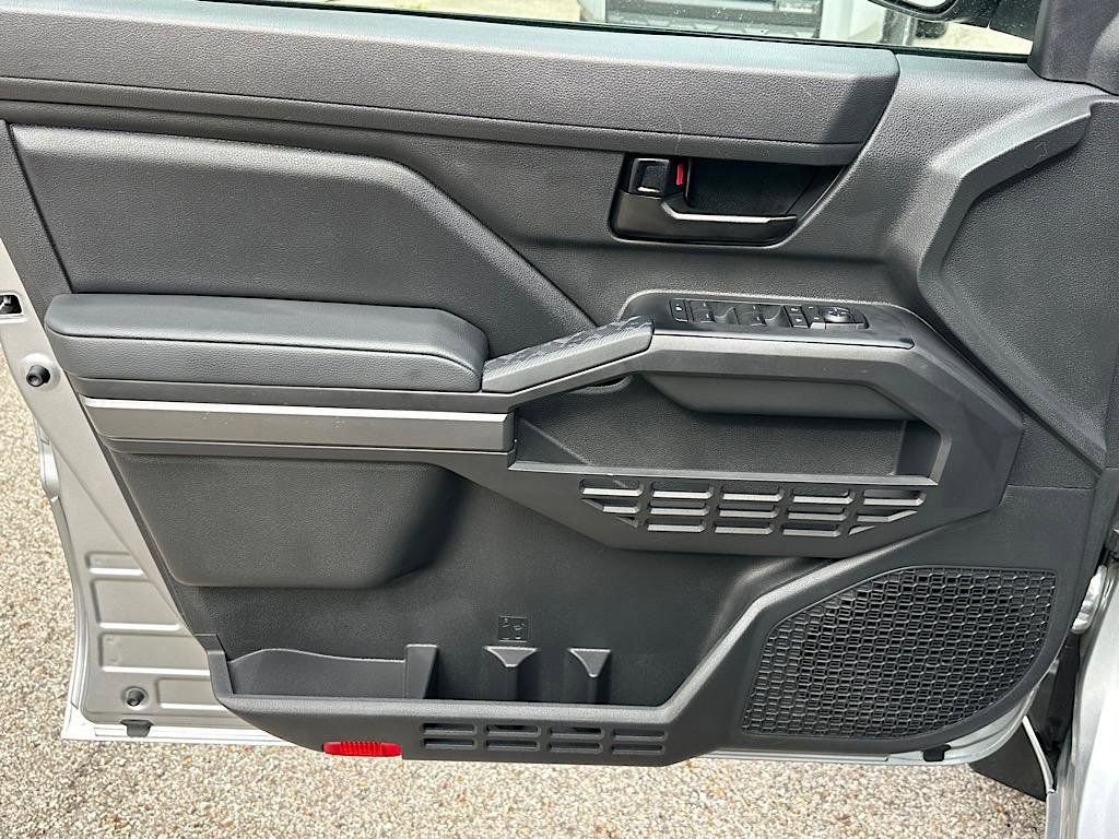 Certified 2024 Toyota Tacoma SR5 AWD/4WD image 14