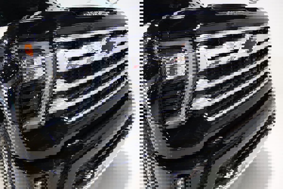 Used 2025 Chevrolet Silverado 2500 High Country w/ Technology Package image 29