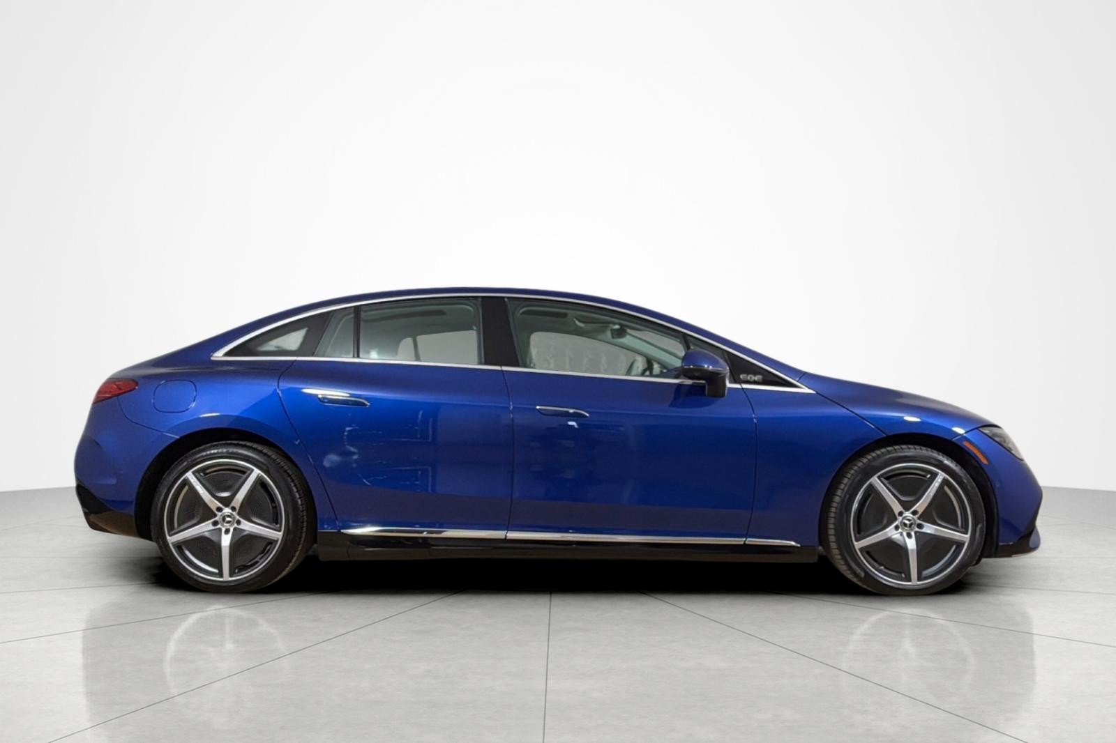 Used 2023 Mercedes-Benz EQE 350+ 4MATIC Sedan image 6