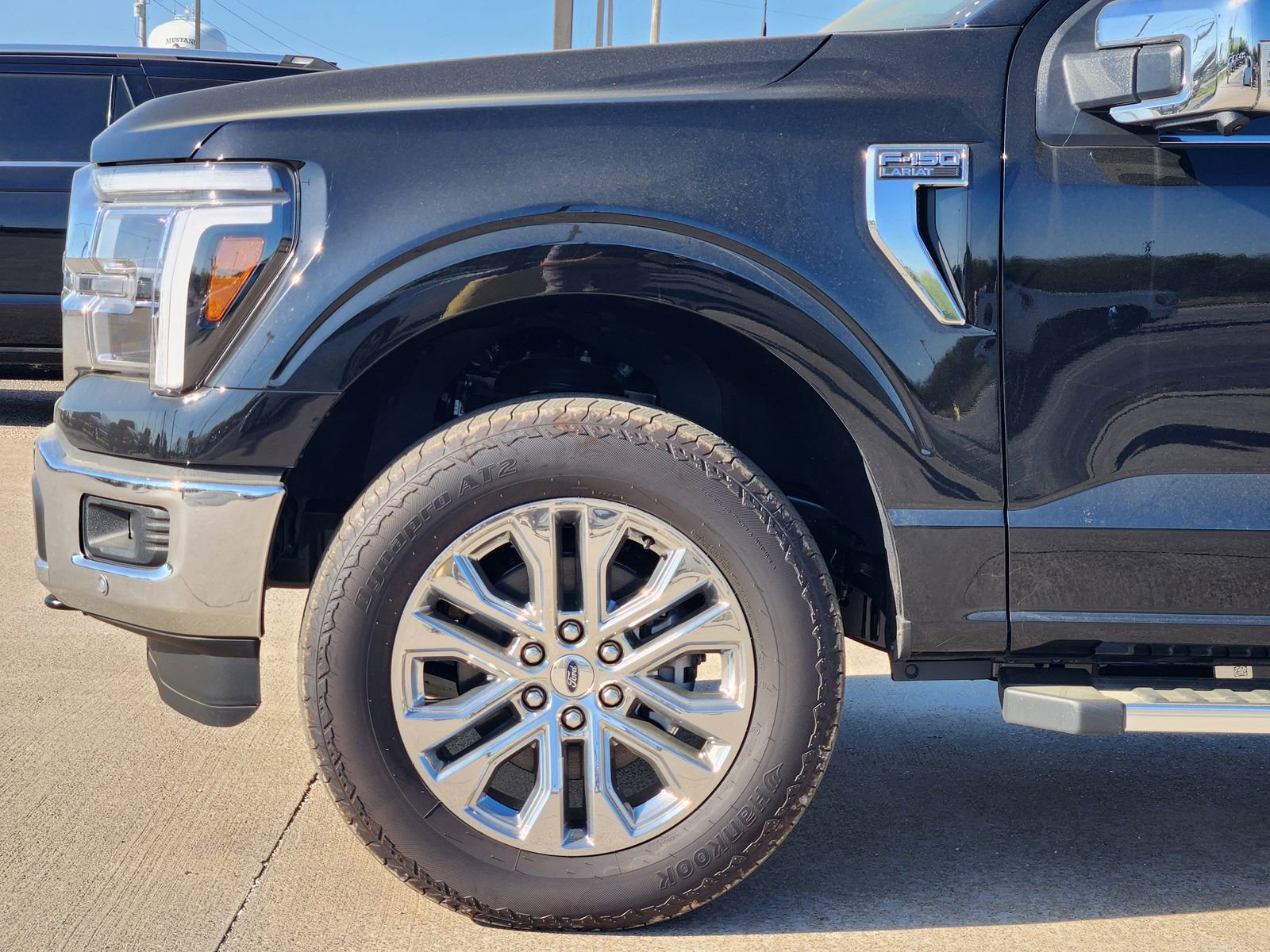 New 2025 Ford F150 Lariat w/ Equipment Group 502A High image 9