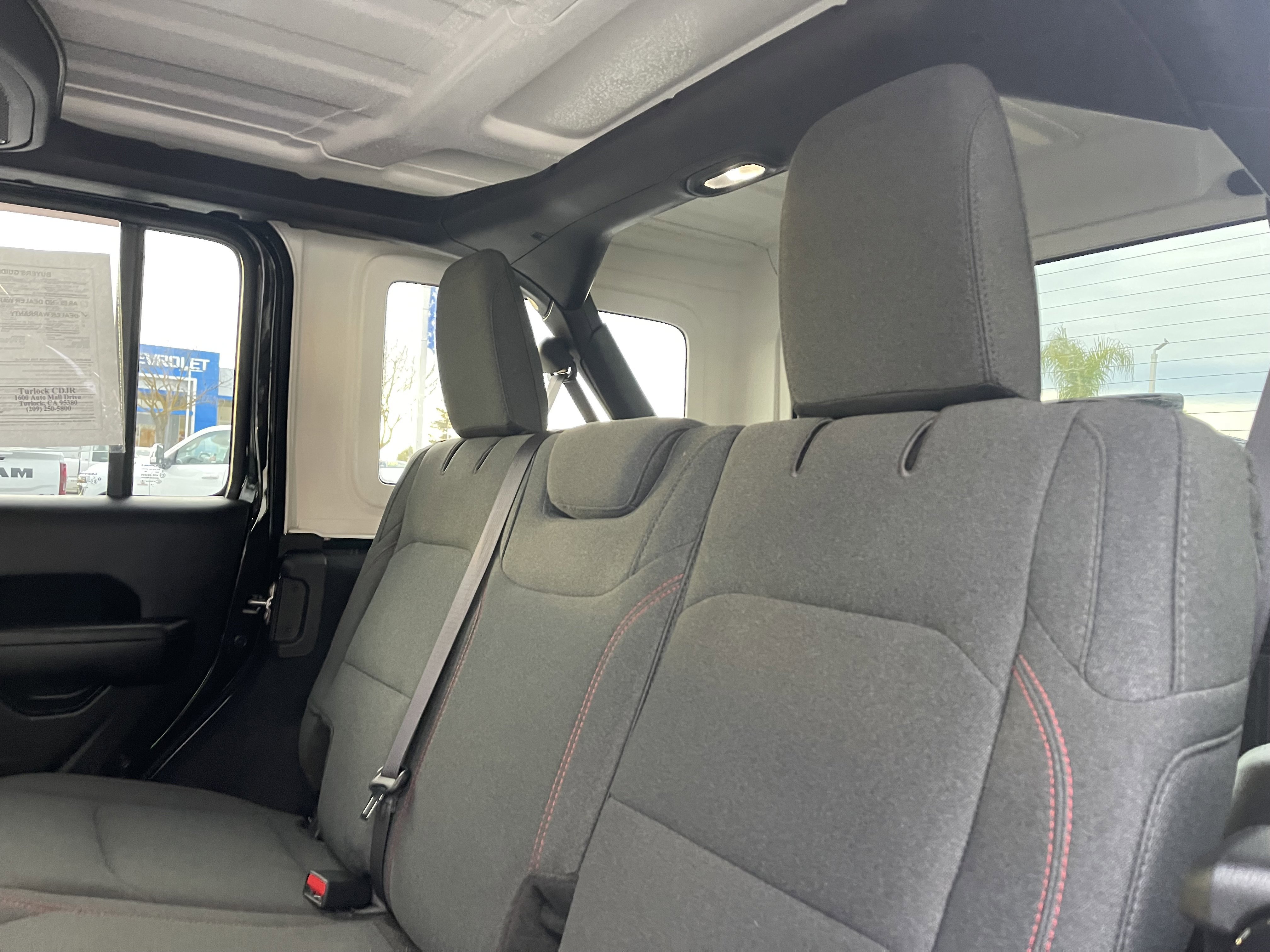 Used 2025 Jeep Wrangler Unlimited Rubicon AWD/4WD image 20