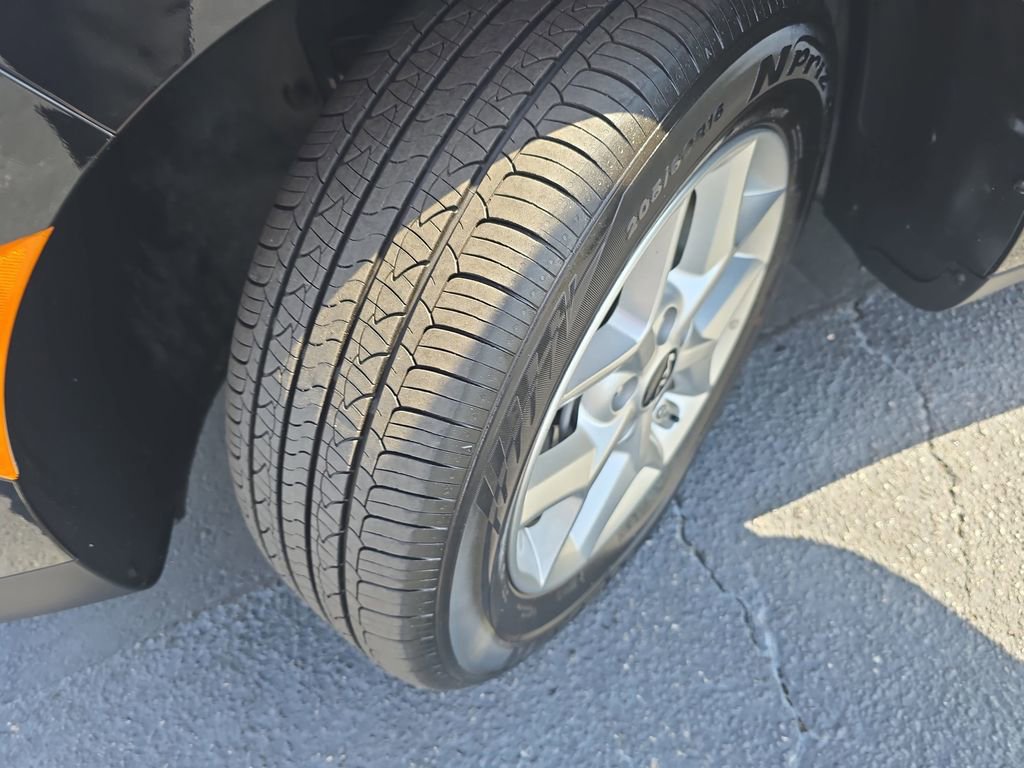 Used 2025 Kia Soul LX w/ LX Technology Package image 33