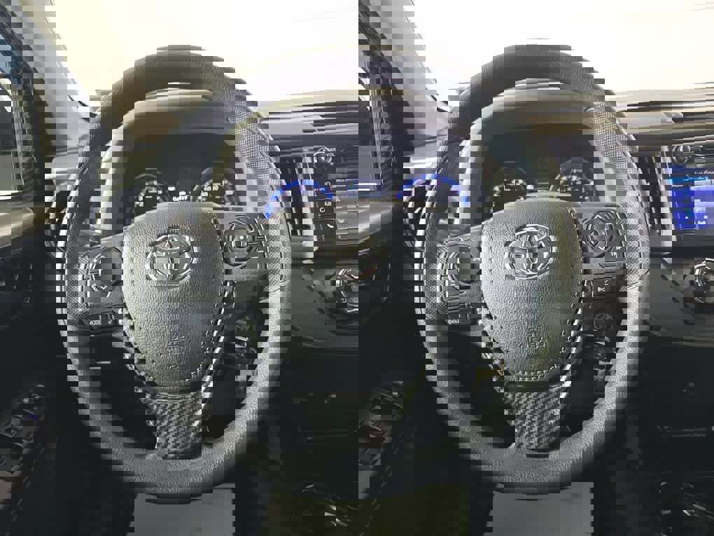 Used 2018 Toyota RAV4 LE w/ All Weather Liner Package image 27