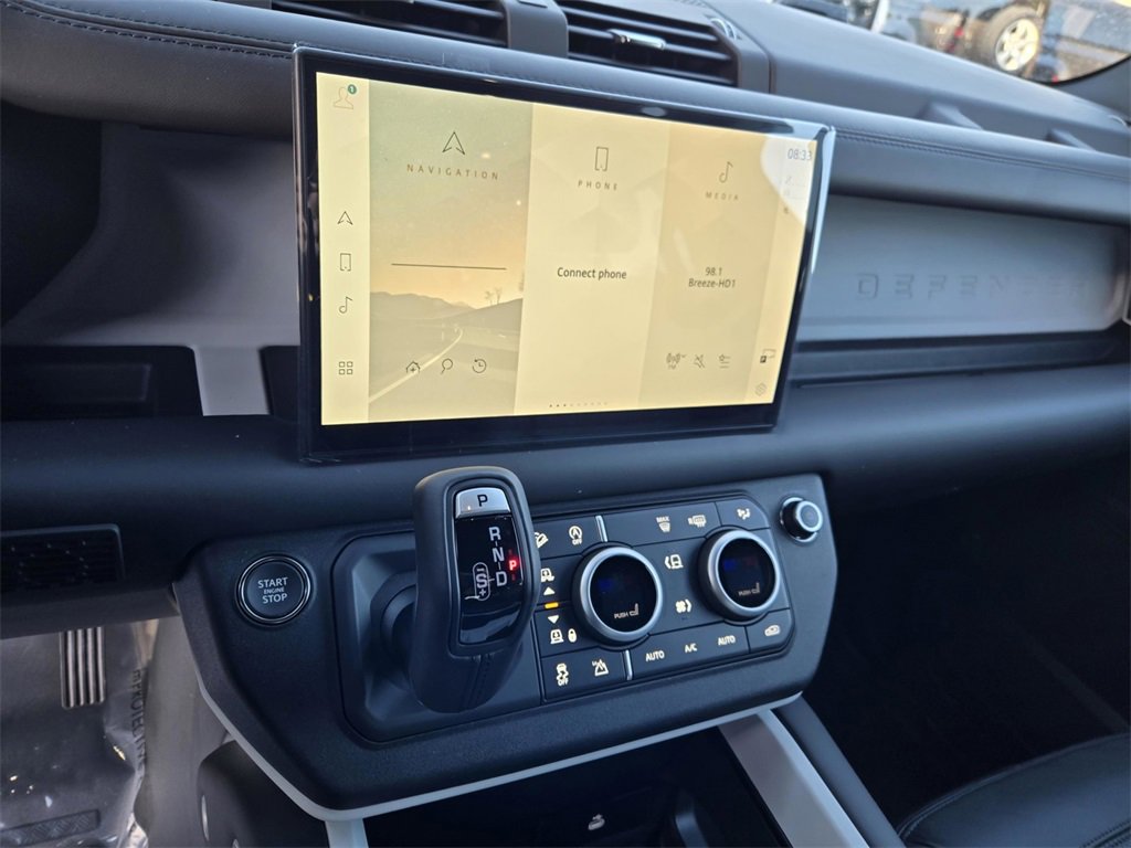 New 2025 Land Rover Defender 130 X-Dynamic SE image 14
