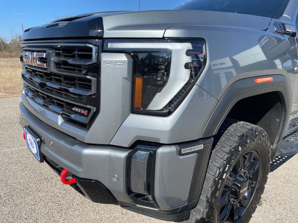 Used 2024 GMC Sierra 2500 AT4 w/ AT4 Premium Plus Package image 9