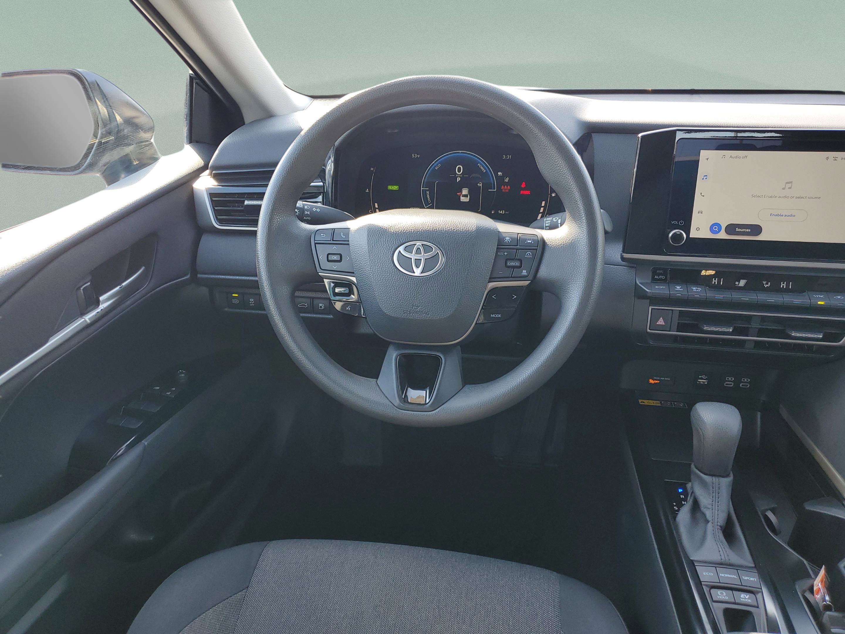 Used 2025 Toyota Camry LE image 13