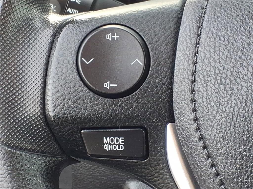 Used 2017 Toyota Corolla LE w/ Carpet Mat Package (TMS) image 11