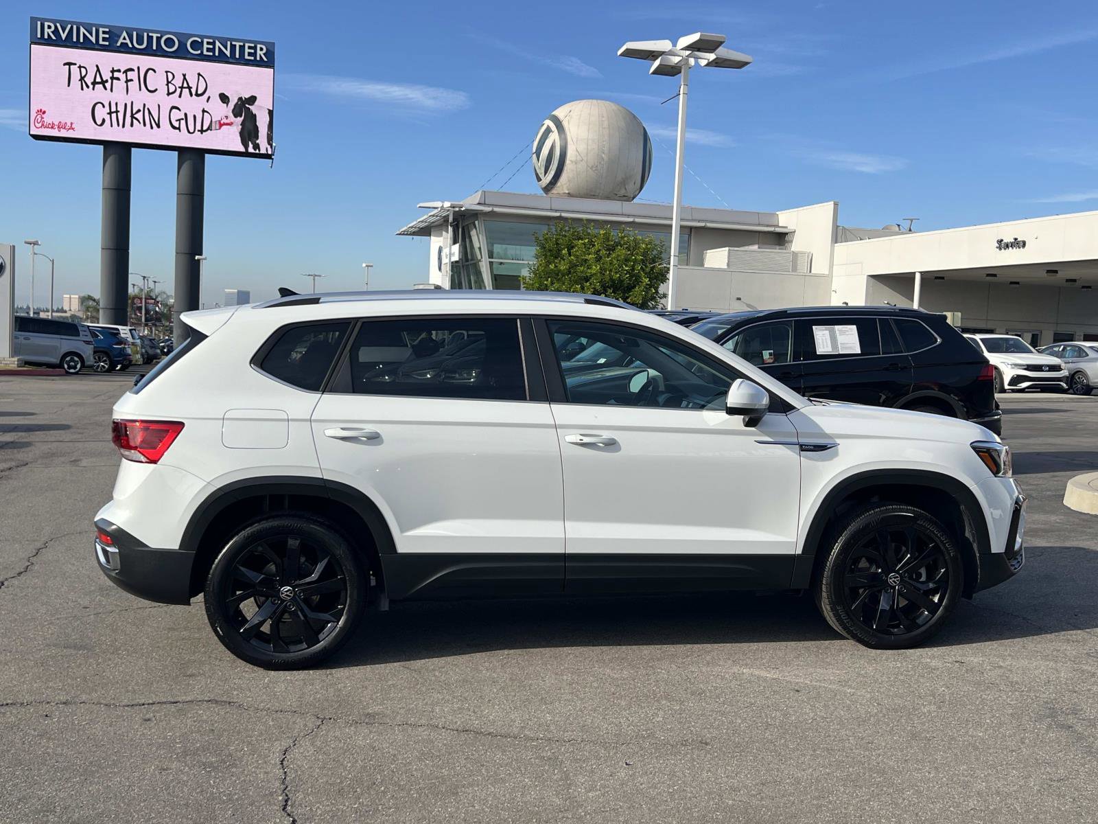 Certified 2022 Volkswagen Taos SE image 25