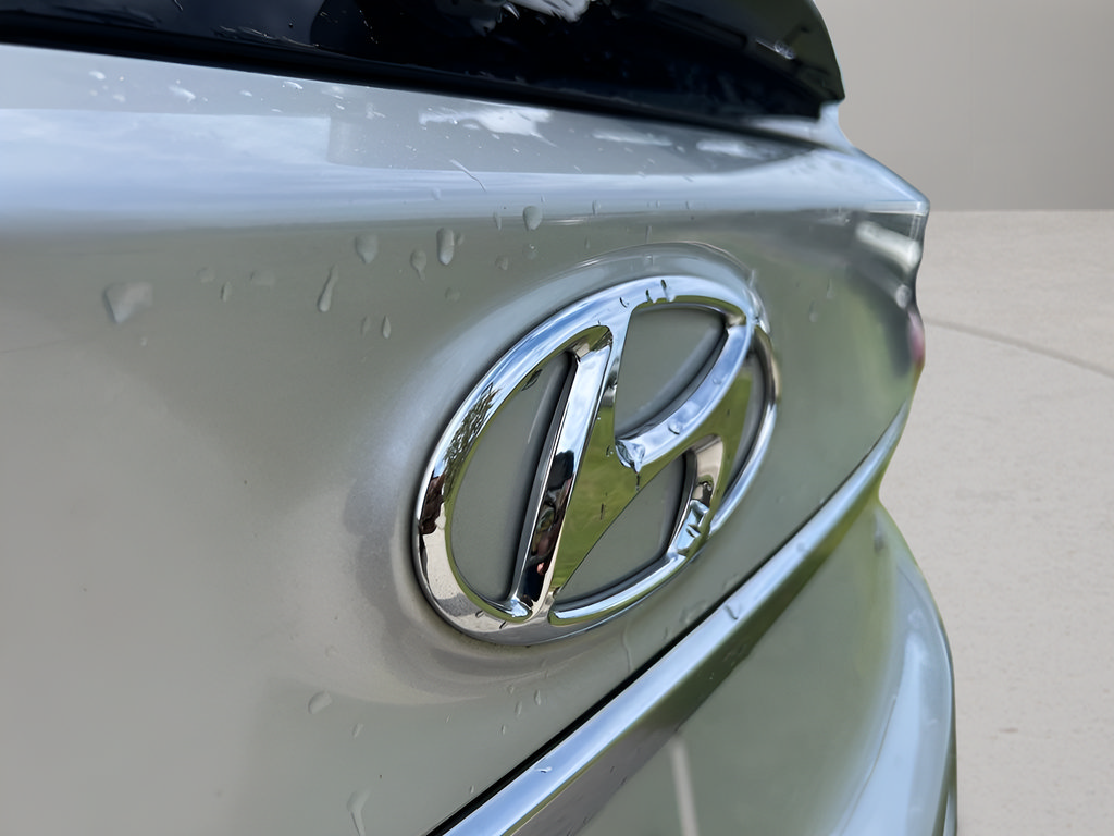 Used 2019 Hyundai Santa Fe SEL AWD/4WD image 13