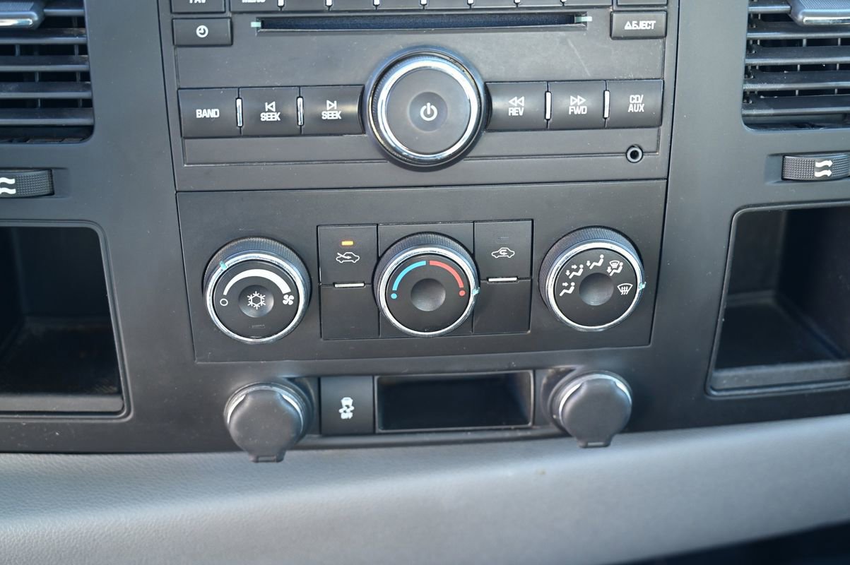 Used 2014 Chevrolet Silverado 2500 W/T w/ Snow Plow Prep Package image 29