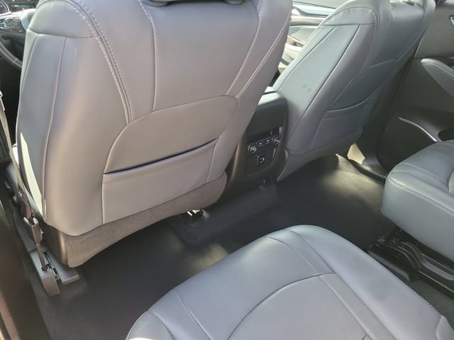 Used 2018 Buick Enclave Essence FWD image 10