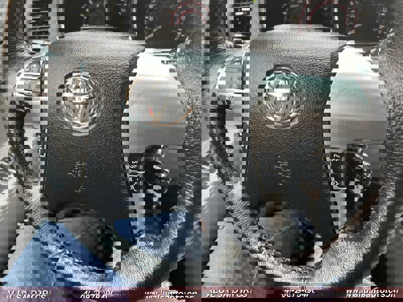 Used 2012 Toyota Highlander SE w/ Tow Pkg image 20