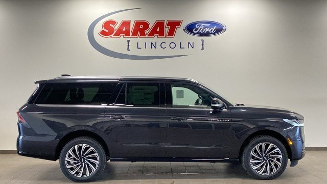 New 2026 Lincoln Navigator L Black Label AWD/4WD image 1