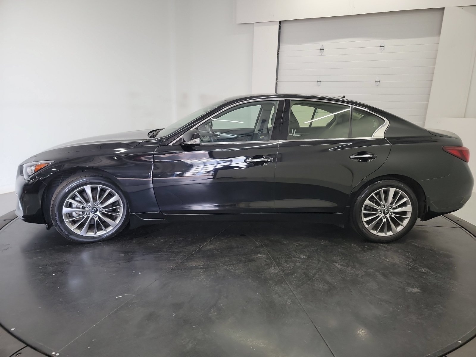 Used 2023 INFINITI Q50 Luxe w/ Cargo Package AWD/4WD image 4