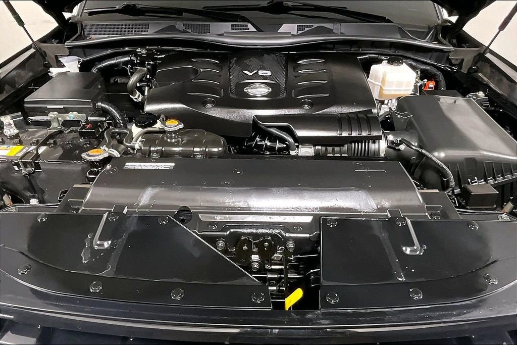 Used 2023 Nissan Armada SL w/ Captain's Chairs Package image 9