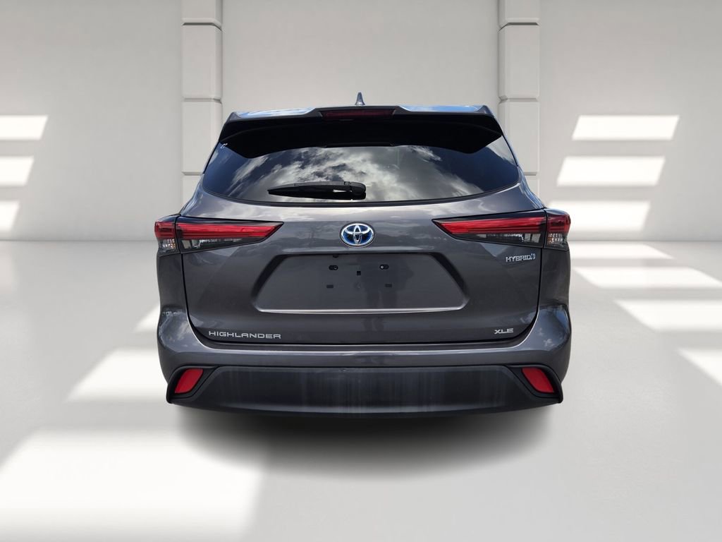 Used 2022 Toyota Highlander XLE image 7