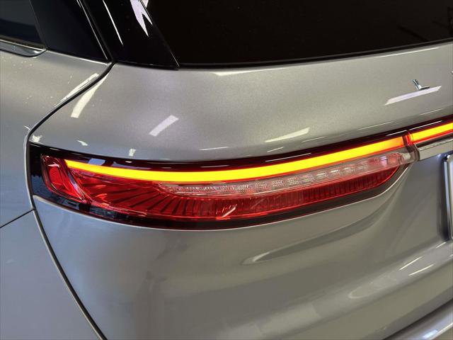 Used 2022 Lincoln Corsair AWD w/ Equipment Group 101A image 8