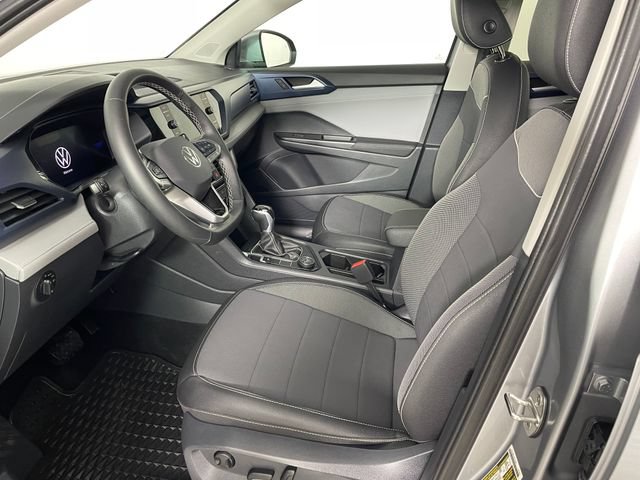Used 2024 Volkswagen Taos SE AWD/4WD image 2