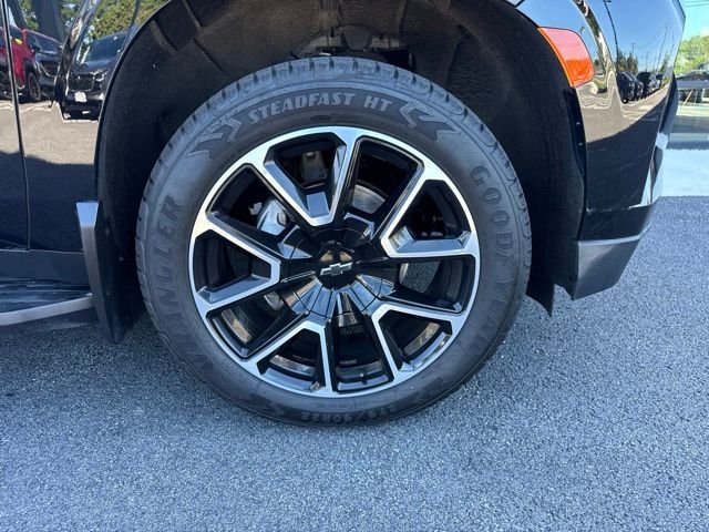 Used 2021 Chevrolet Tahoe RST w/ Luxury Package AWD/4WD image 11