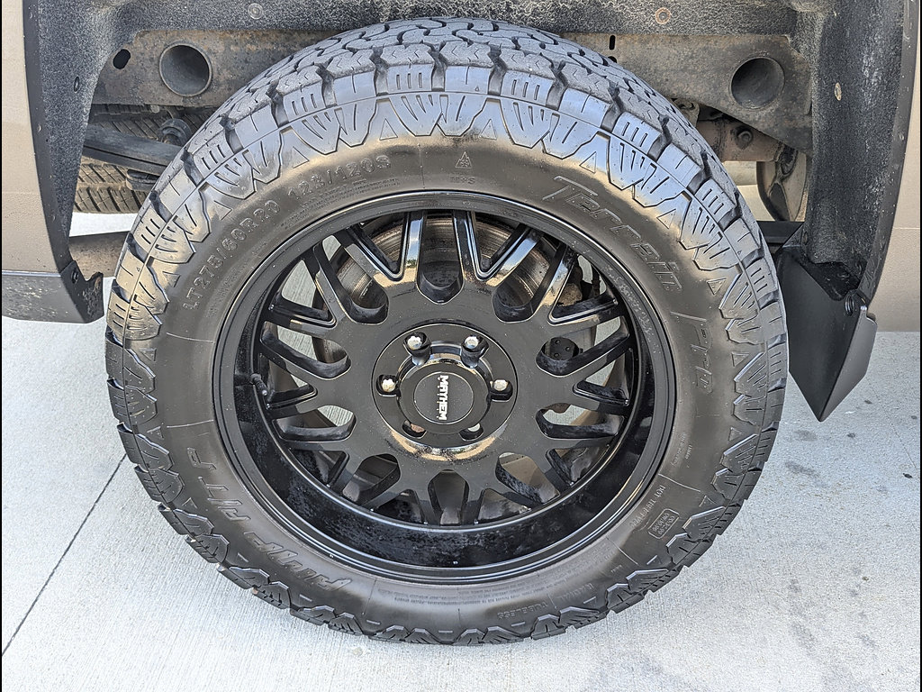 Used 2015 Chevrolet Silverado 1500 LT w/ LT Convenience Package AWD/4WD image 18