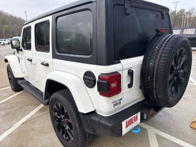 Used 2023 Jeep Wrangler Sahara w/ Cold Weather Group image 9