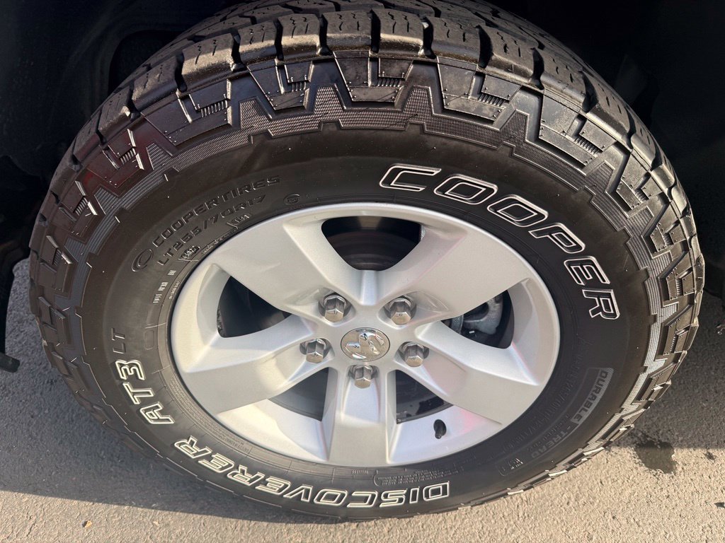 Used 2019 RAM 1500 ST w/ SXT Appearance Group AWD/4WD image 14
