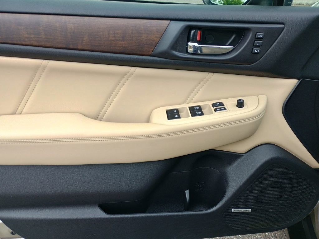 Used 2018 Subaru Outback 2.5i Limited w/ Popular Package #2 image 11