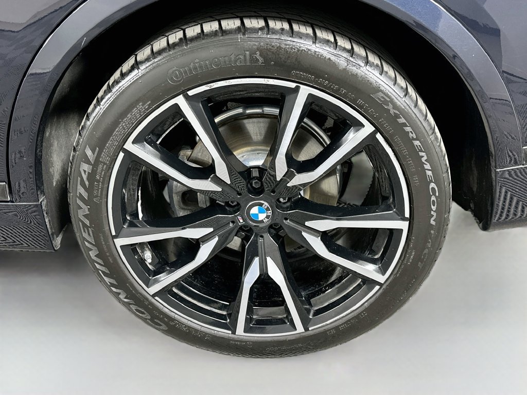 Used 2020 BMW X7 xDrive40i w/ M Sport Package AWD/4WD image 33