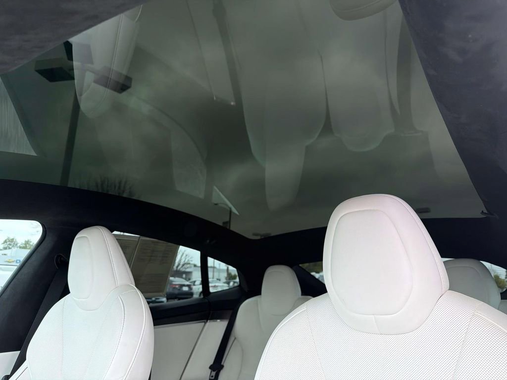 Used 2022 Tesla Model S Plaid image 9