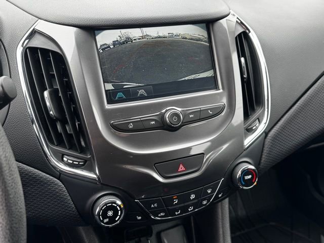 Used 2018 Chevrolet Cruze LT w/ Convenience Package image 24