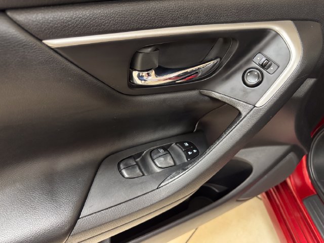Used 2017 Nissan Altima 2.5 SV FWD image 7