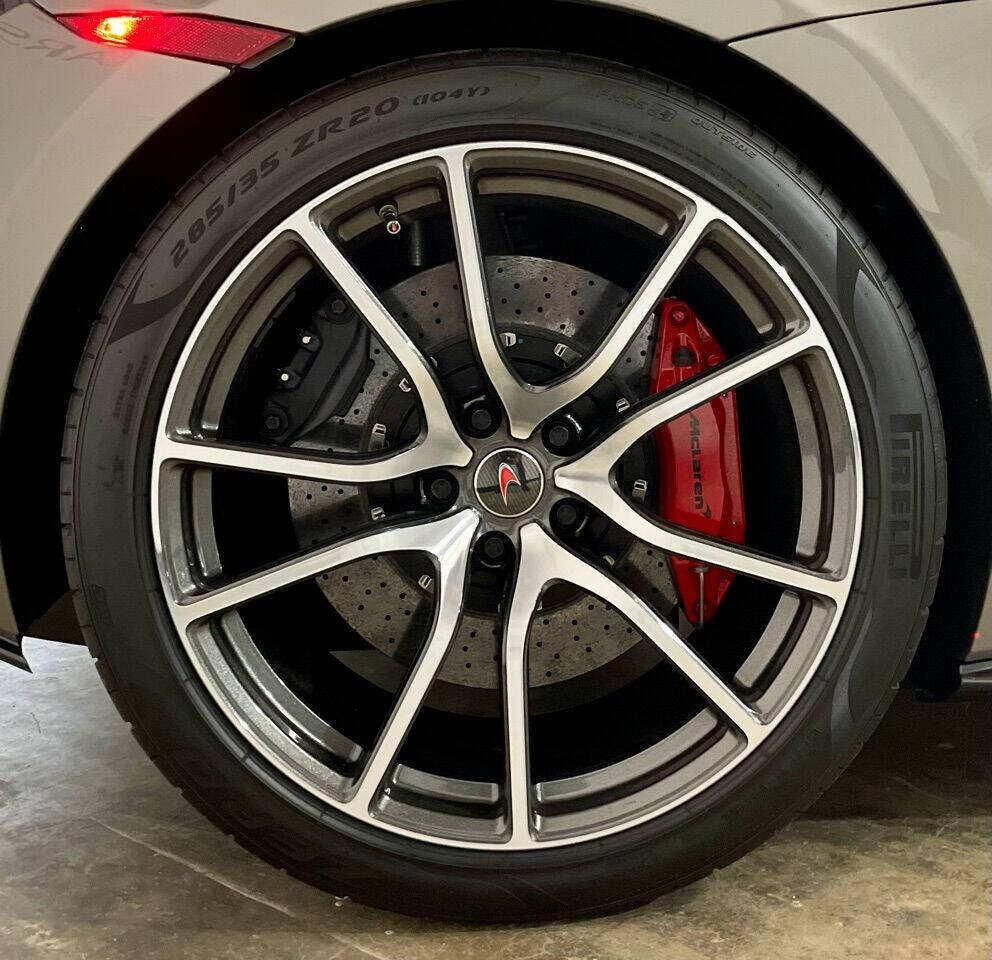 Used 2017 McLaren 570S RWD image 71