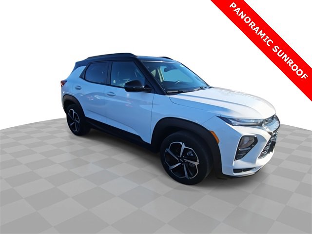 Used 2023 Chevrolet TrailBlazer RS w/ Sun and Liftgate Package image 2