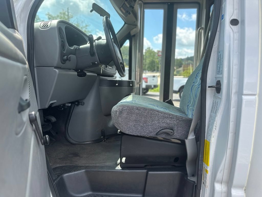 Used 2008 Ford E-350 and Econoline 350 Super Duty RWD image 17