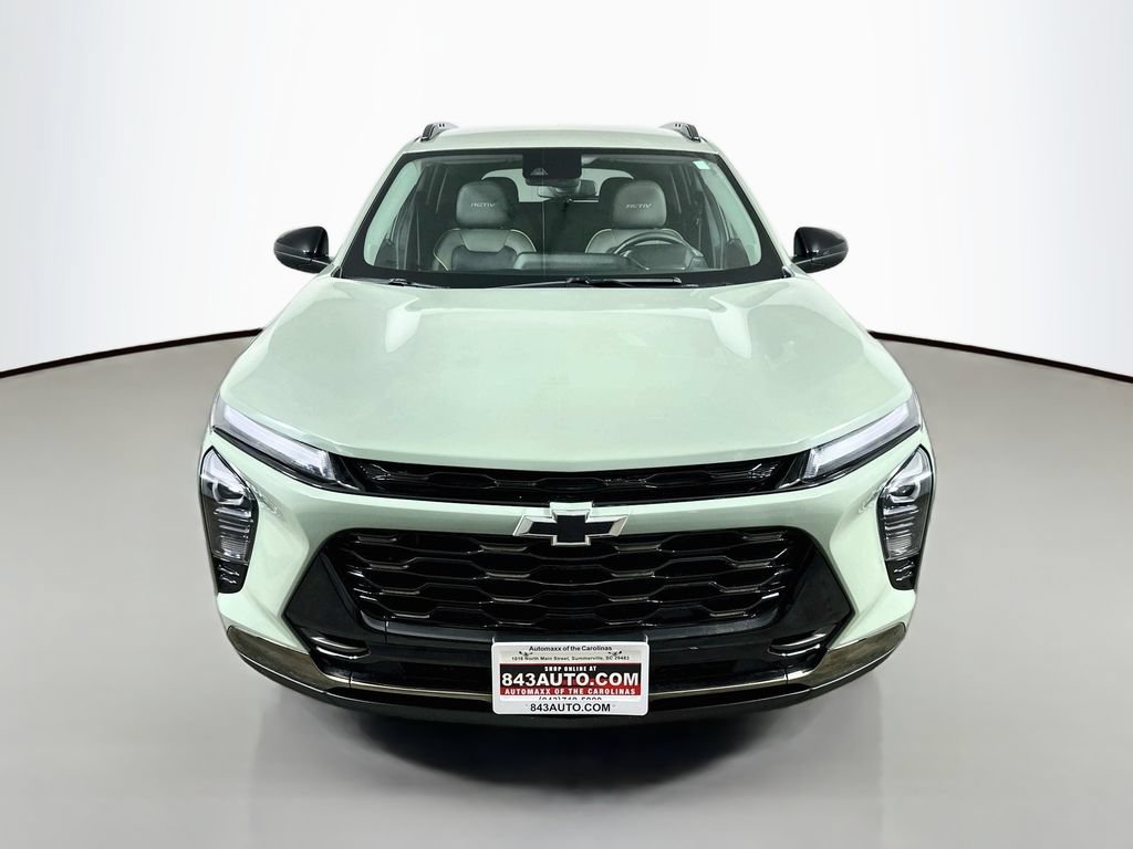 Used 2025 Chevrolet Trax ACTIV w/ Driver Confidence Package FWD image 2