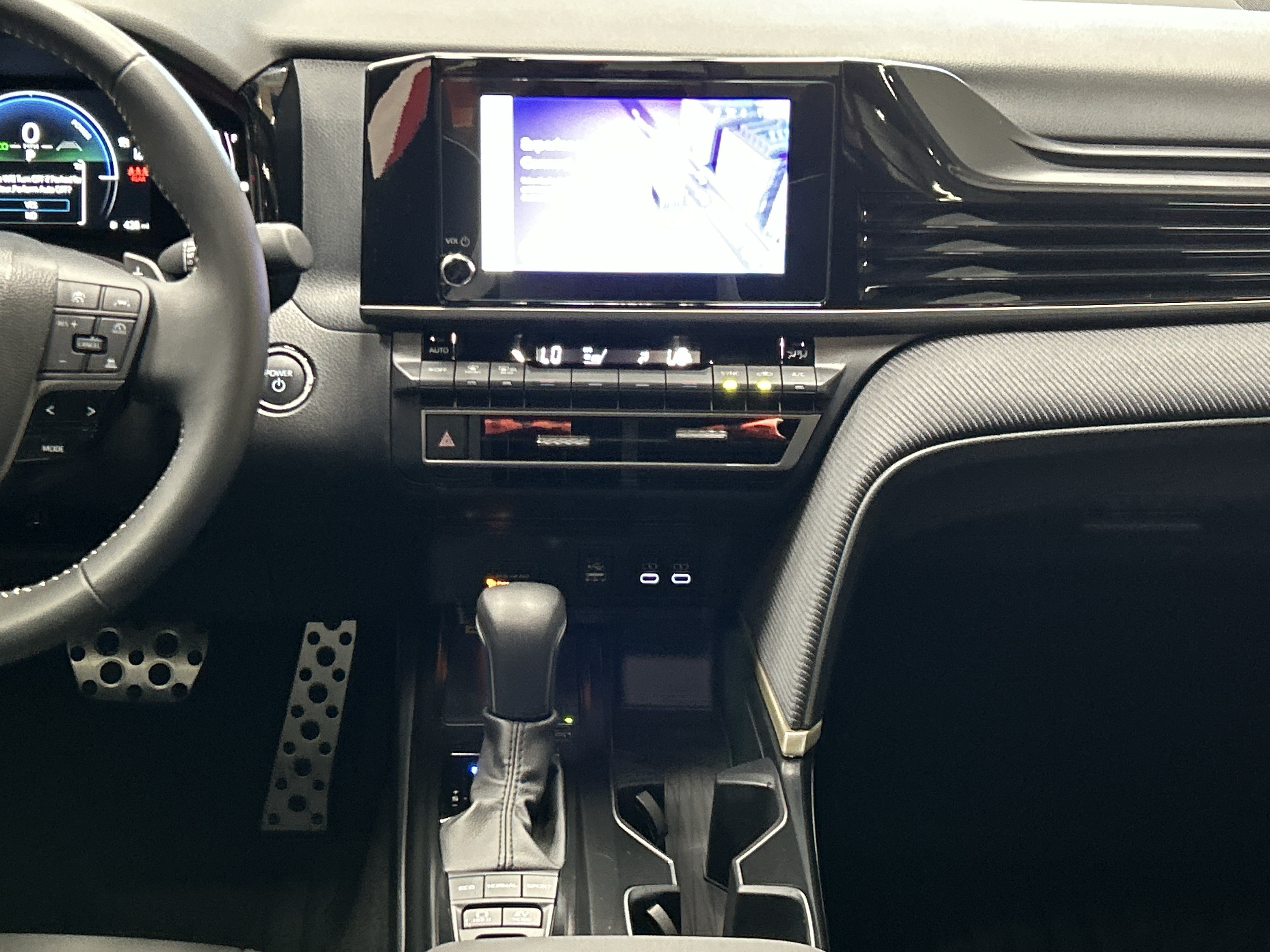 Used 2025 Toyota Camry SE w/ Convenience Package FWD image 29