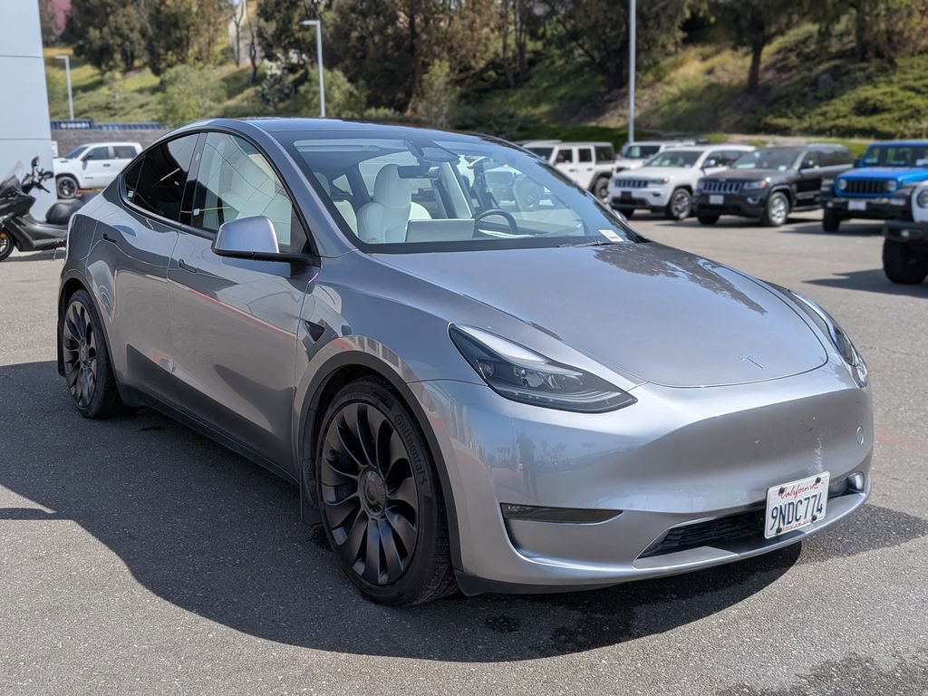 Used 2024 Tesla Model Y Performance image 7