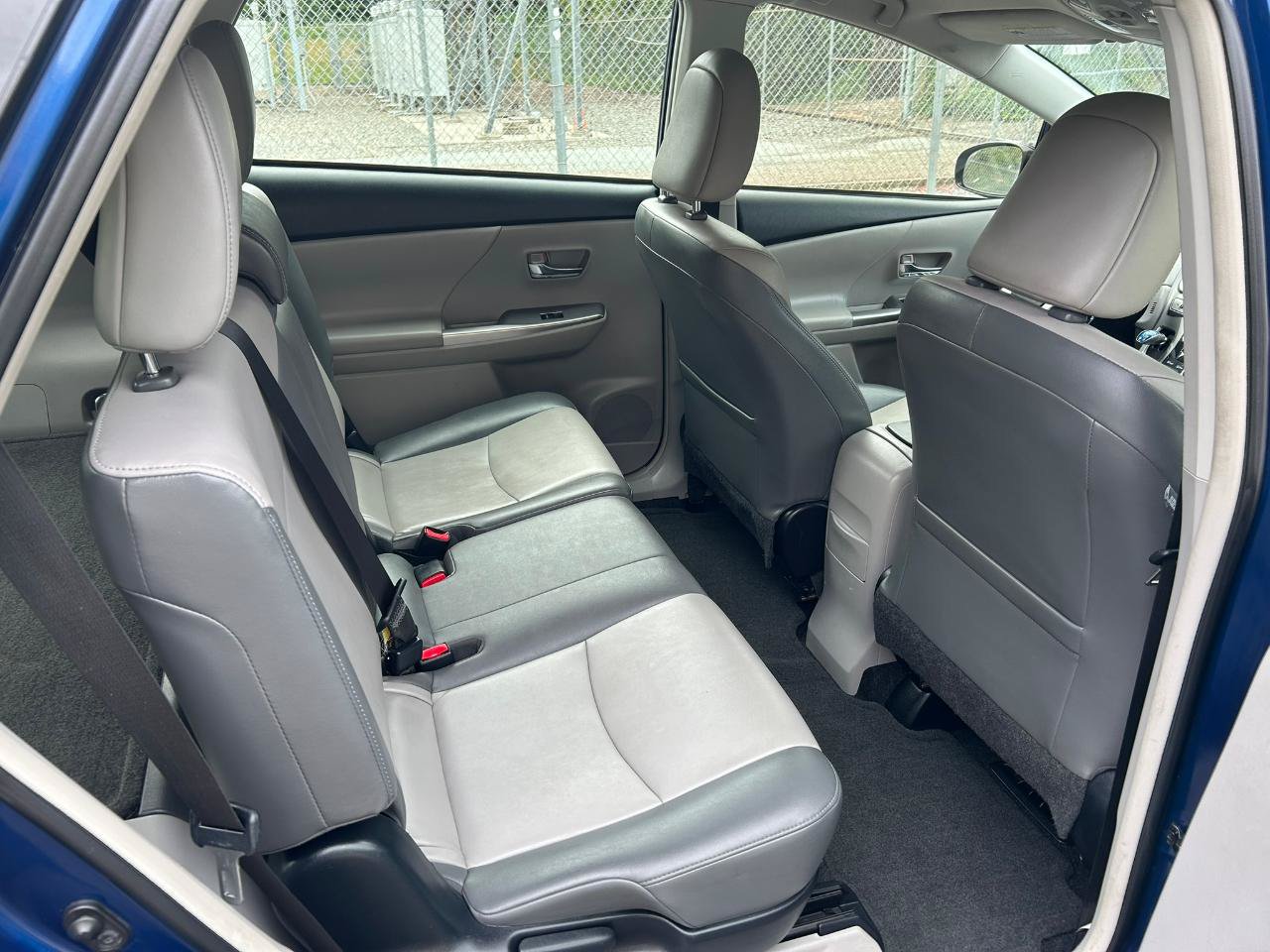 Used 2015 Toyota Prius V Four FWD image 16