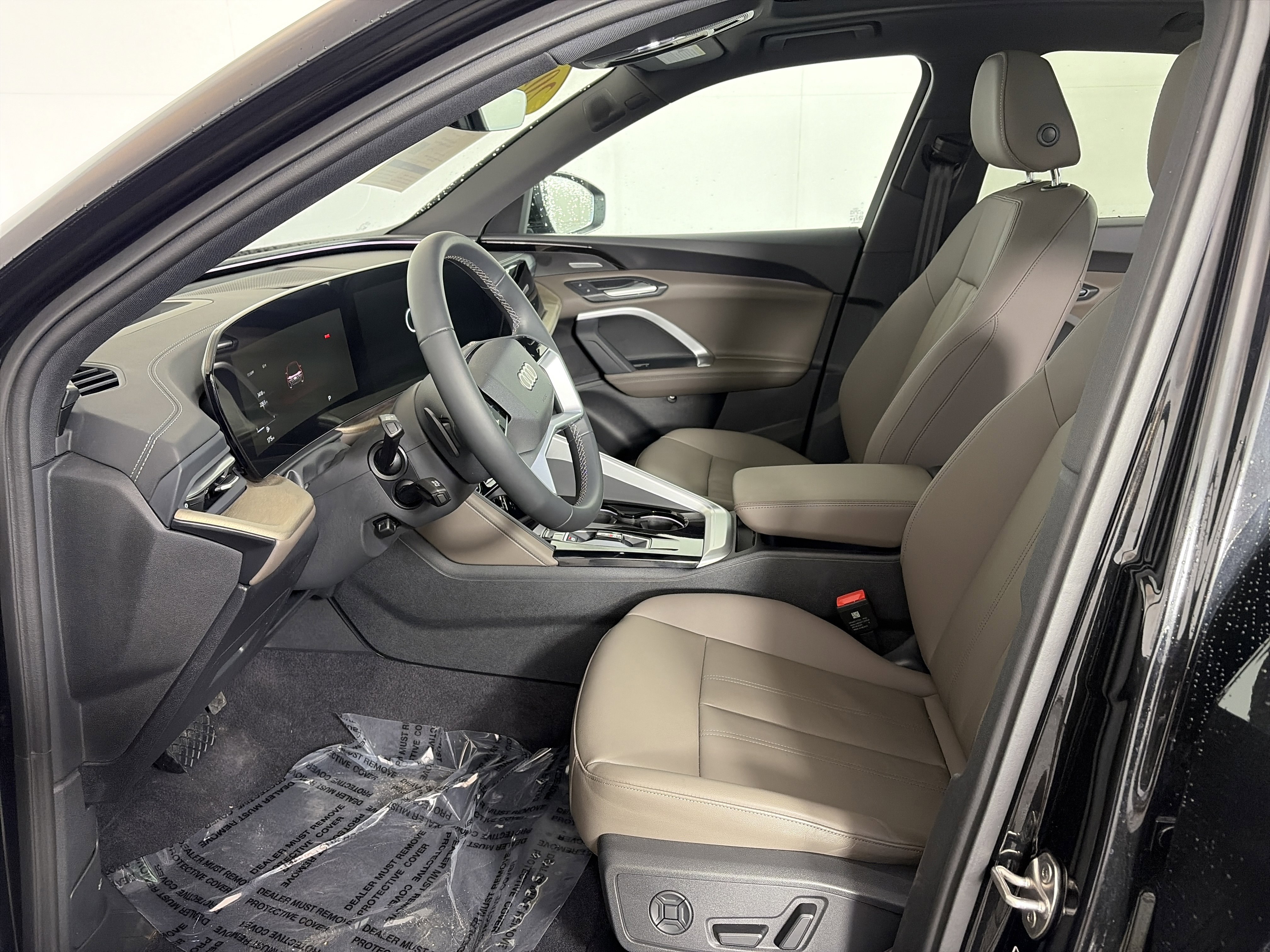 Used 2025 Audi Q5 Premium Plus w/ Premium Plus AWD/4WD image 6